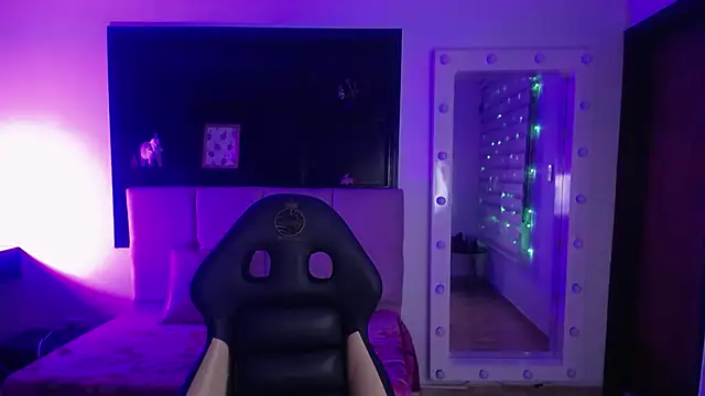 _Charlotte_Collins_ Adlı Modelin Canlı XXX Sohbeti