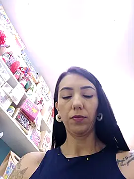 LunaZambrano Adlı Modelin Canlı XXX Sohbeti