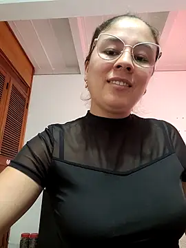 selena_gomez2: онлайн-секс-чат