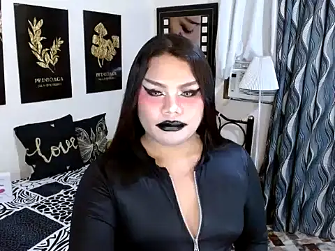 TSbrianaHugeCock: онлайн-секс-чат