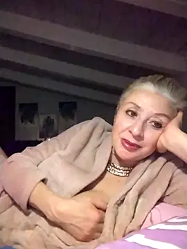 divinaerotica Adlı Modelin Web Kamerası Şovu