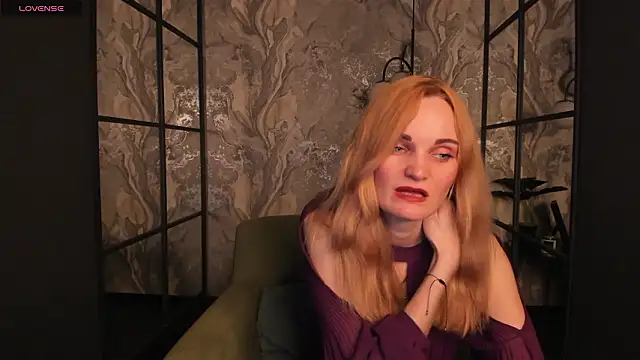 SaraSubtlety: онлайн-секс-чат