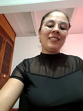 selena_gomez2's Live XXX Chat