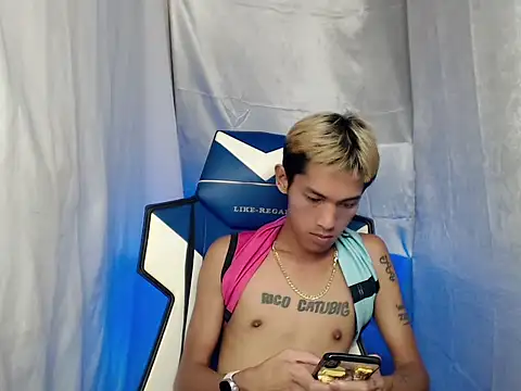 riks_tyler Pertunjukan Webcam