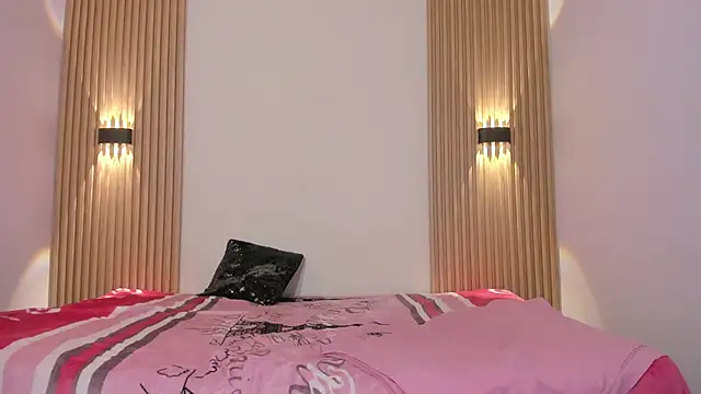 LaylaEmber's Live XXX Chat