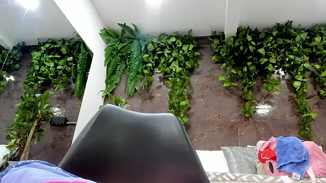 samantha_milfs_ 现场XXX聊天