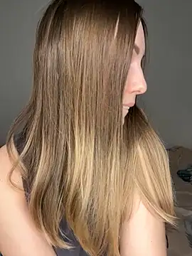 Mia_shy1 现场XXX聊天