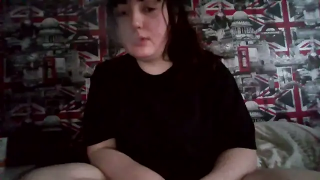 Pokazy przed kamerką – Lynylou