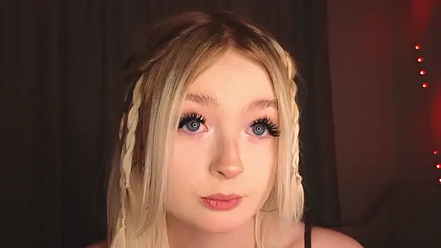 XXX chat uživo modela minigirl