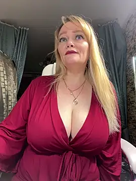 Show modela Sweet-blonde na web-kameri