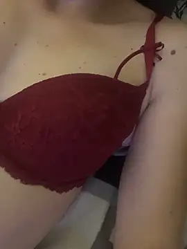 XXX chat uživo modela SexyMamiVee