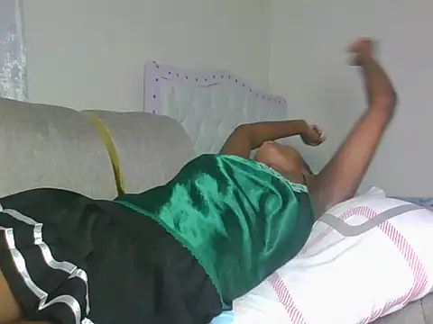 sexy_barbie2024 Adlı Modelin Canlı XXX Sohbeti