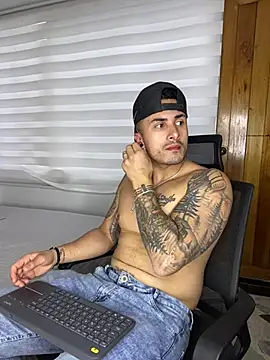 Živý XXX chat ALEXXX_KING