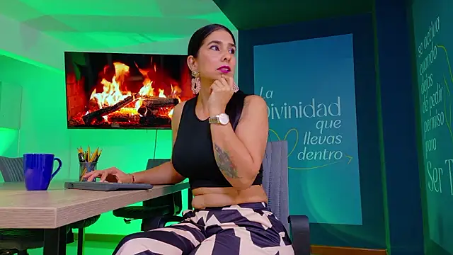 Sunny_River Adlı Modelin Canlı XXX Sohbeti