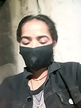 Sunali_Bendre Webcam Show