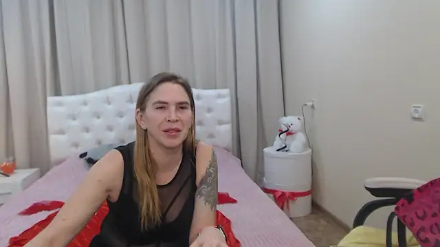 TessaDaybreak Show Webcam