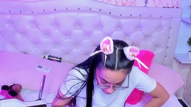 GabbieSkinnyn Live XXX chat