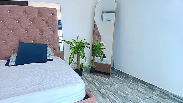 Jazmin040_n Live XXX chat