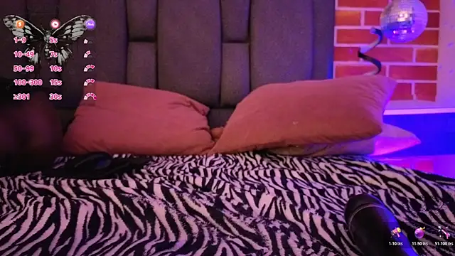 ghostwomaan: απευθείας συνομιλία ΧΧΧ