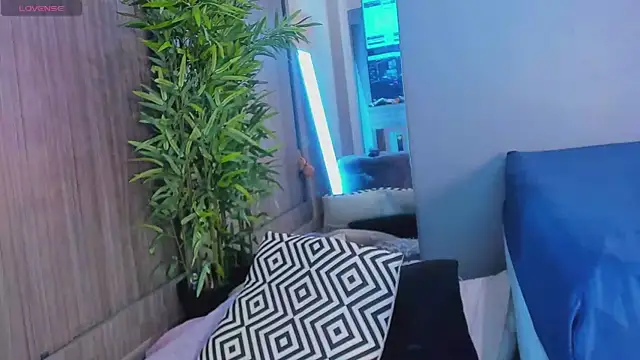 HelenaCole- – Naživo XXX chat