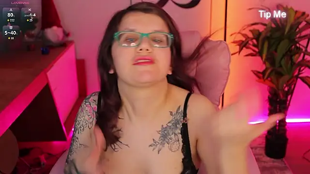 Ariell_Mini 现场XXX聊天