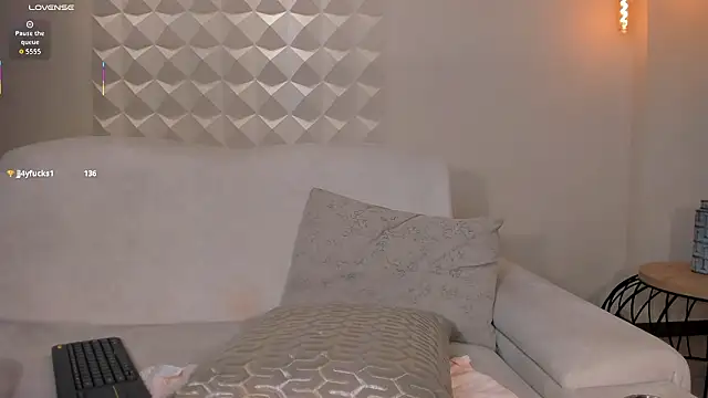 MilaVelvet_ 即時 XXX 聊天