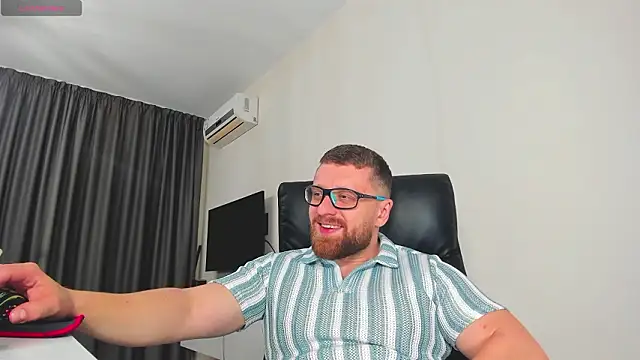 Chat +18 de Findom_guy ao vivo