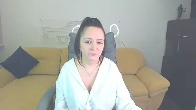 AngellLika élő XXX-chatje