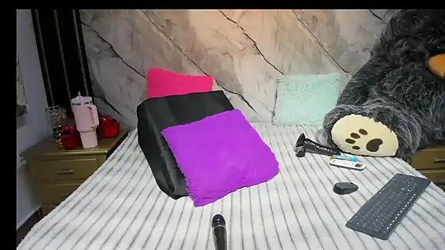 Niyirey1's Live XXX Chat