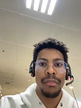 BullBreeder 现场XXX聊天