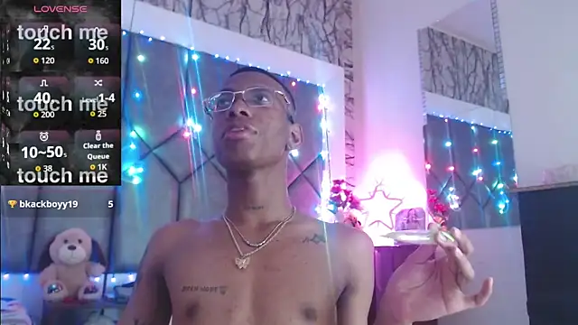 Pokazy przed kamerką – Tiffany_Valentine15