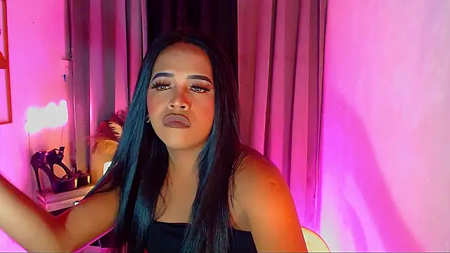 Lorainnelustts Pertunjukan Webcam