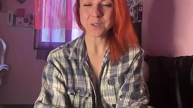 Nikky_Divine élő XXX-chatje