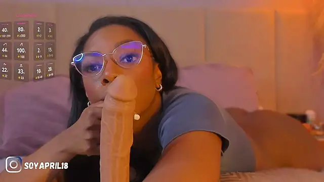 XXX chat uživo modela aprilebony_