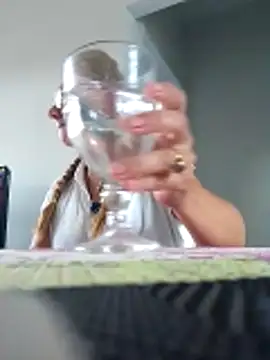 MILEIDE980のライブXXXチャット