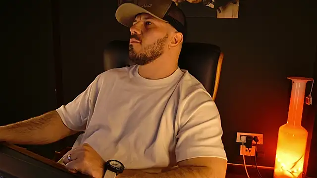 AngeloEricのライブXXXチャット