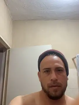 Eduardo280519 élő XXX-chatje