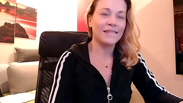 XXX chat uživo modela sempre-rompina