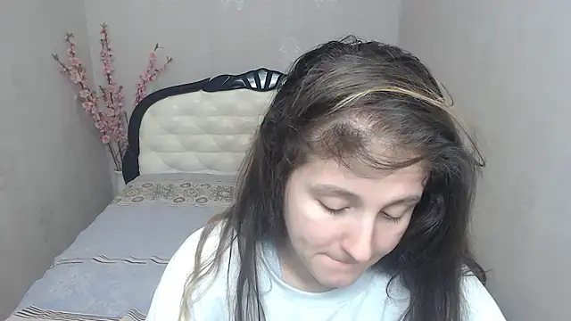 Holliy_Cooper élő XXX-chatje