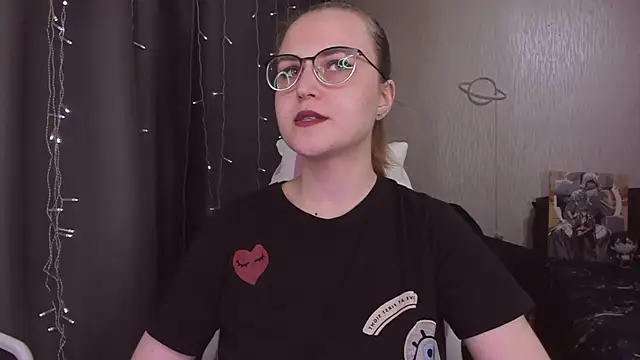 MissBrightShineのライブXXXチャット