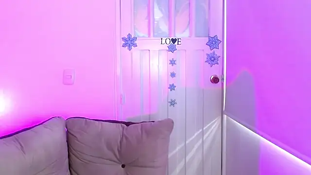 milfrousse Adlı Modelin Canlı XXX Sohbeti