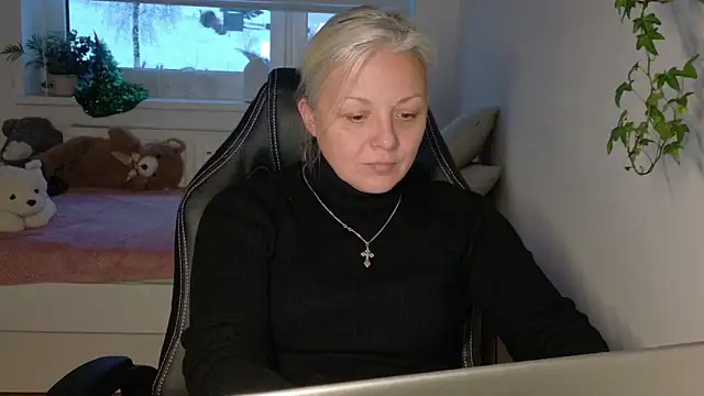 Linsy_Kim Adlı Modelin Canlı XXX Sohbeti