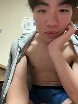 gagsjj: διαδικτυακό σόου στην κάμερα