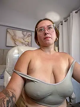 XXX chat uživo modela halaaa_1