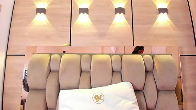 karol_lewiss Chat XXX in diretta