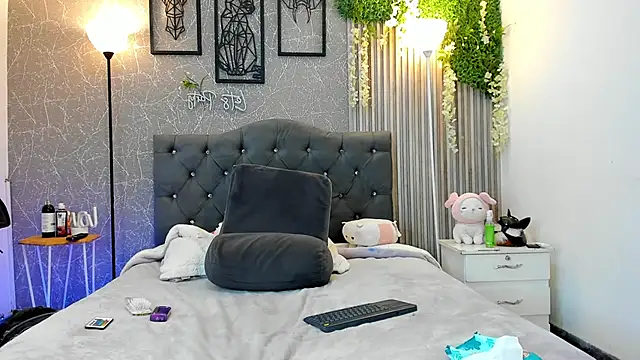 lana_gill1's Live XXX Chat