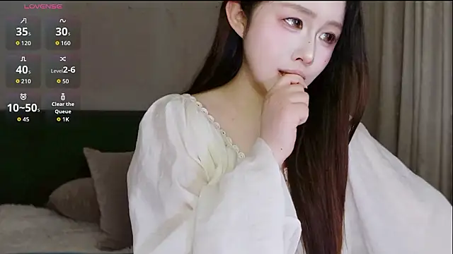 Hazel-11 Chat XXX in diretta