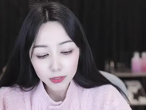 Nuyoah-77 Chat XXX in diretta