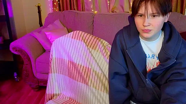 Girls_Fingers Adlı Modelin Canlı XXX Sohbeti