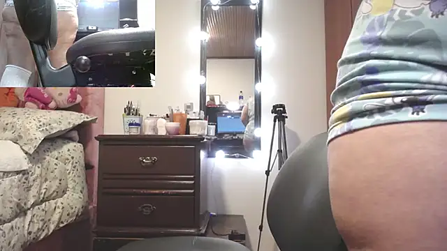 zoe_hotxxx élő XXX-chatje